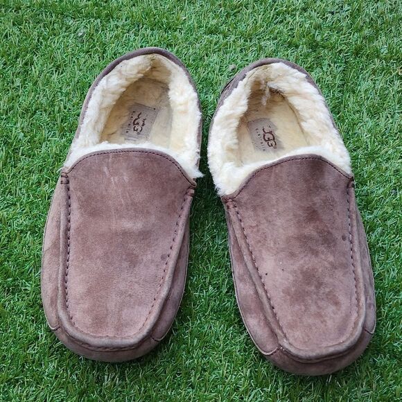 UGG ASCOT- Men's Slippers - SIZE 9 - Picture 2 of 8